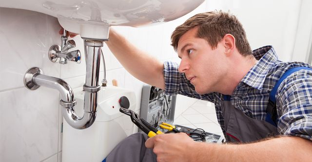 How to Pick the Right Professional Plumber